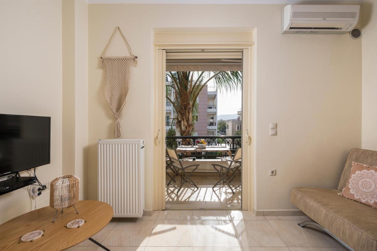 شقة Luxury Coastal Retreat, Mountain View Balcony With Palm Trees & Parking خانيا المظهر الخارجي الصورة