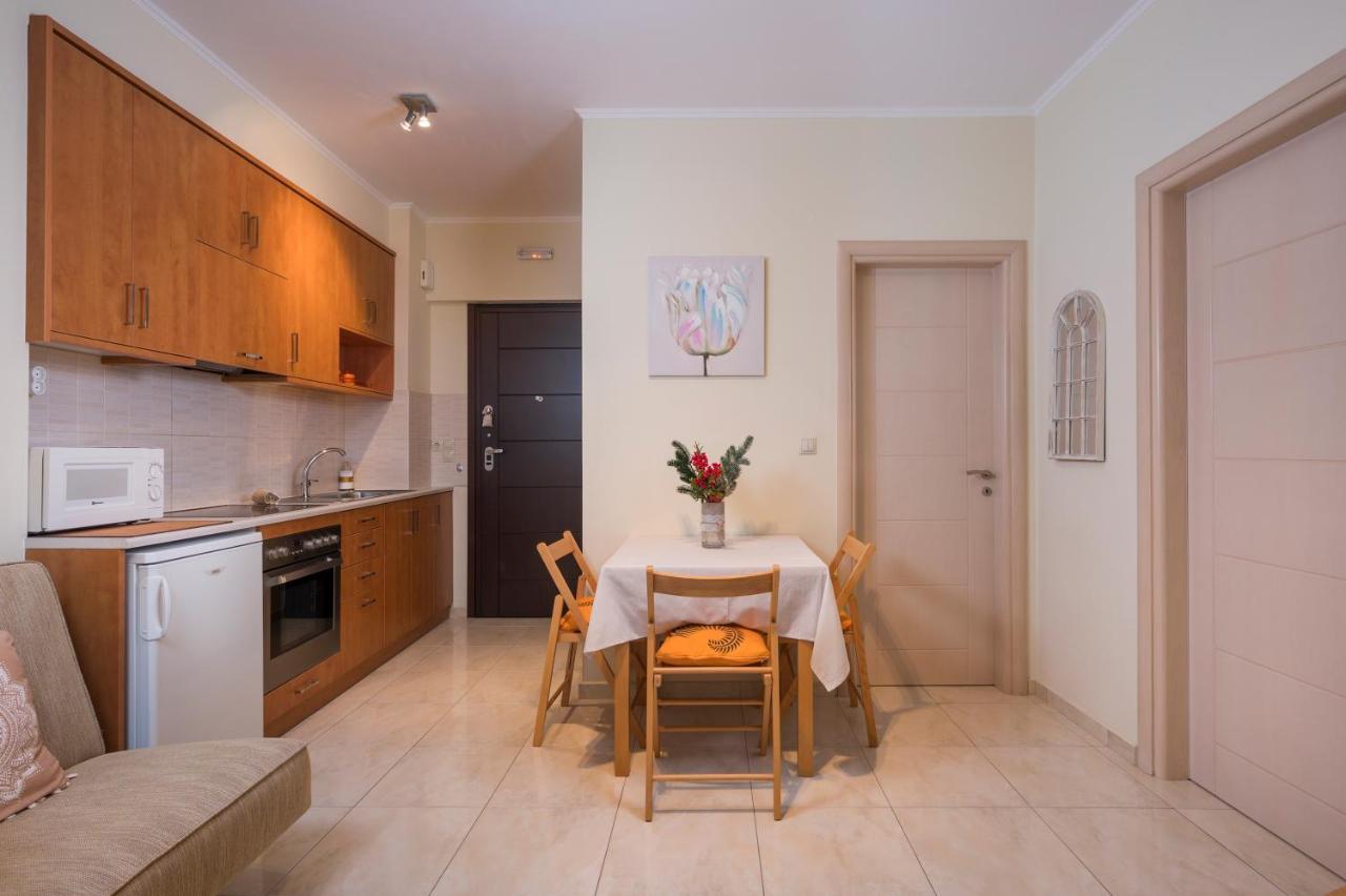 شقة Luxury Coastal Retreat, Mountain View Balcony With Palm Trees & Parking خانيا المظهر الخارجي الصورة