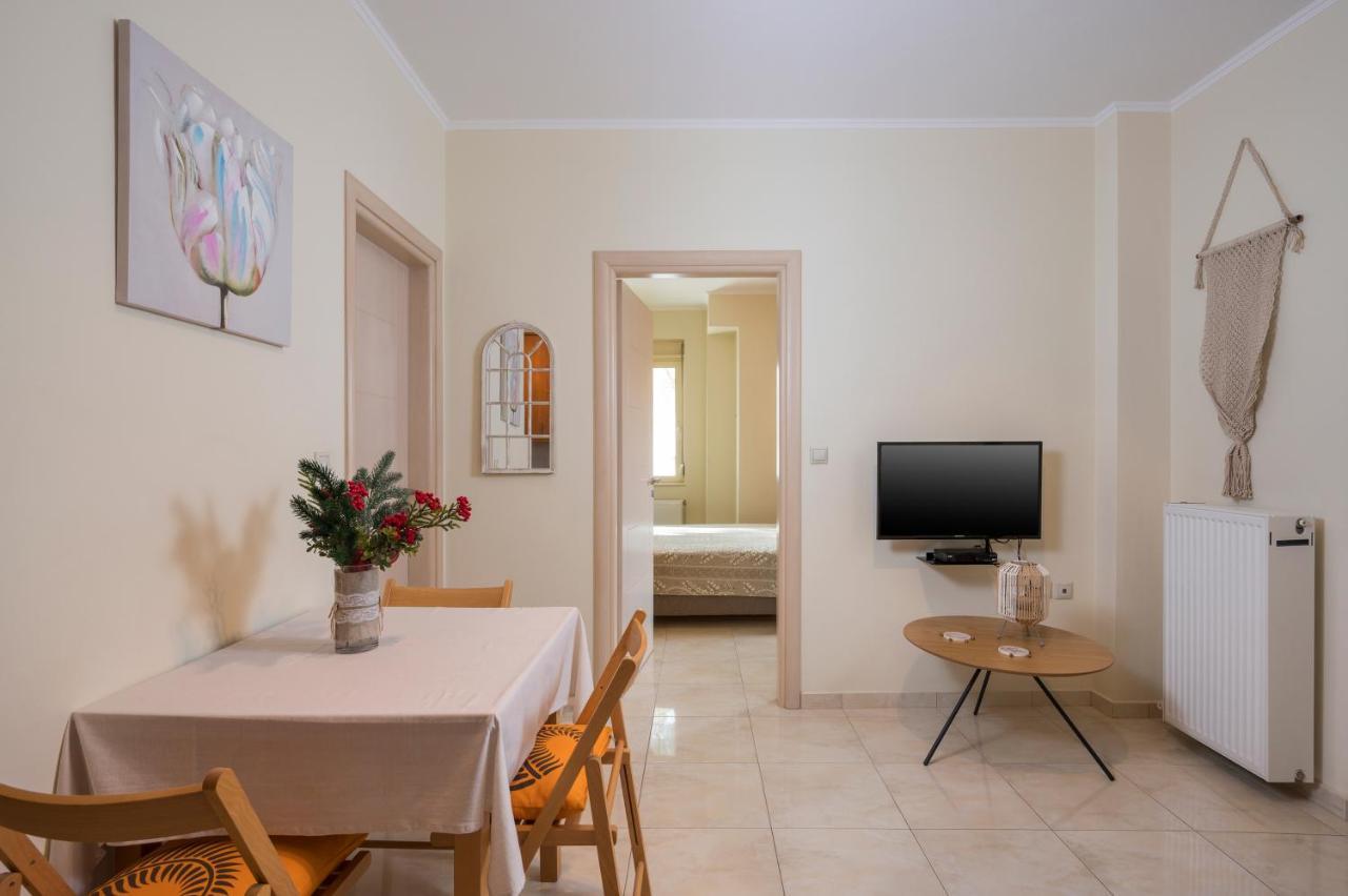 شقة Luxury Coastal Retreat, Mountain View Balcony With Palm Trees & Parking خانيا المظهر الخارجي الصورة